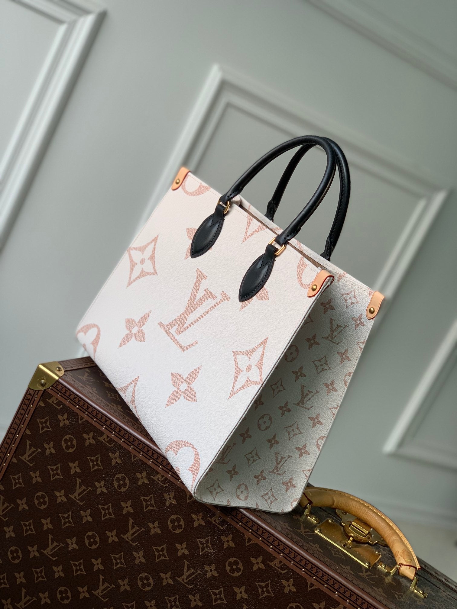 Louis Vuitton Onthego MM Tote Bag Monogram Dune Cruise 35 x 27 x 14 cm
