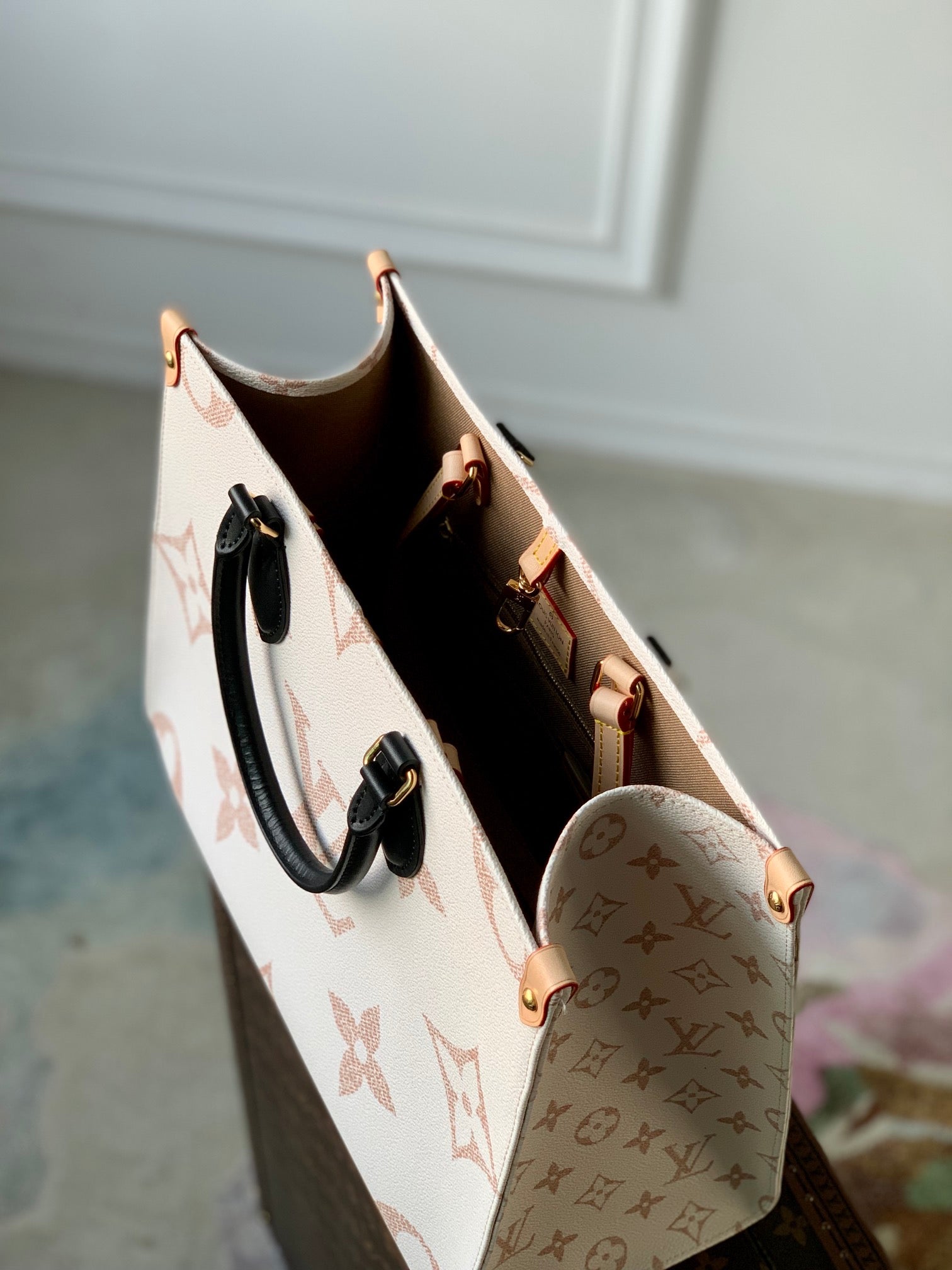 Louis Vuitton Onthego MM Tote Bag Monogram Dune Cruise 35 x 27 x 14 cm