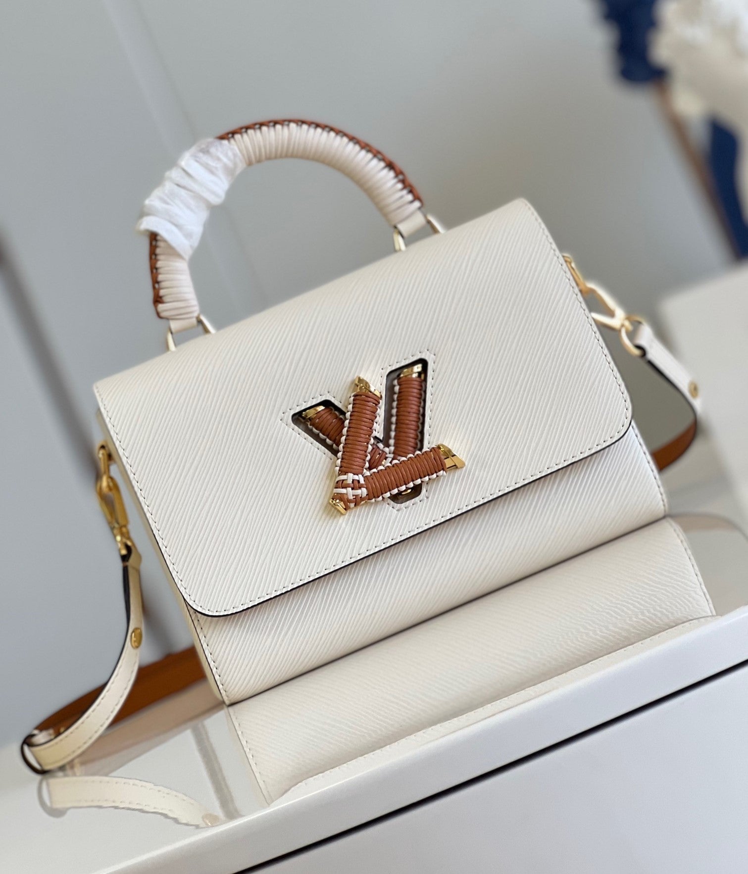 Louis Vuitton Twist MM Epi Bag White Quartz - 23 x 17 x 9.5 cm