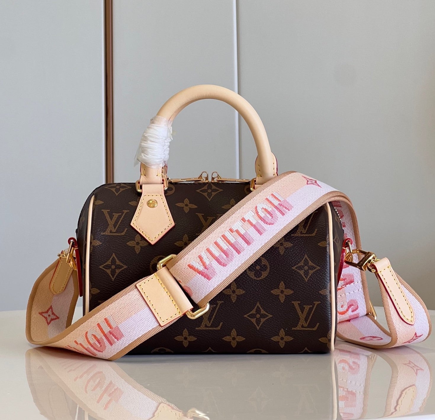 Louis Vuitton Speedy Bandouli¨¨re 20 Monogram Pink Strap - 20.5 x 13.5 x 12.0 cm