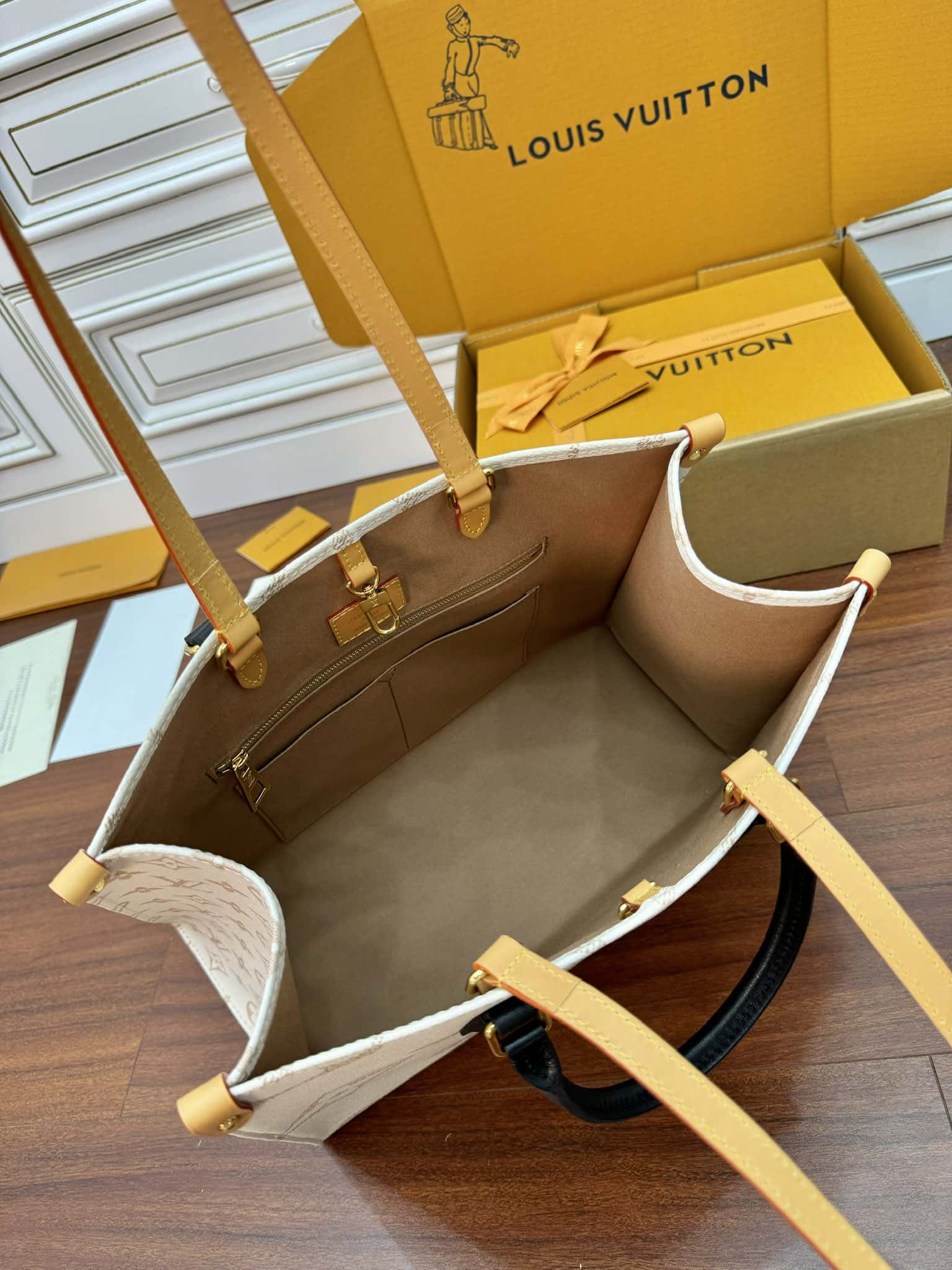 Louis Vuitton Onthego MM Tote Bag Monogram Dune Cruise 35 x 27 x 14 cm