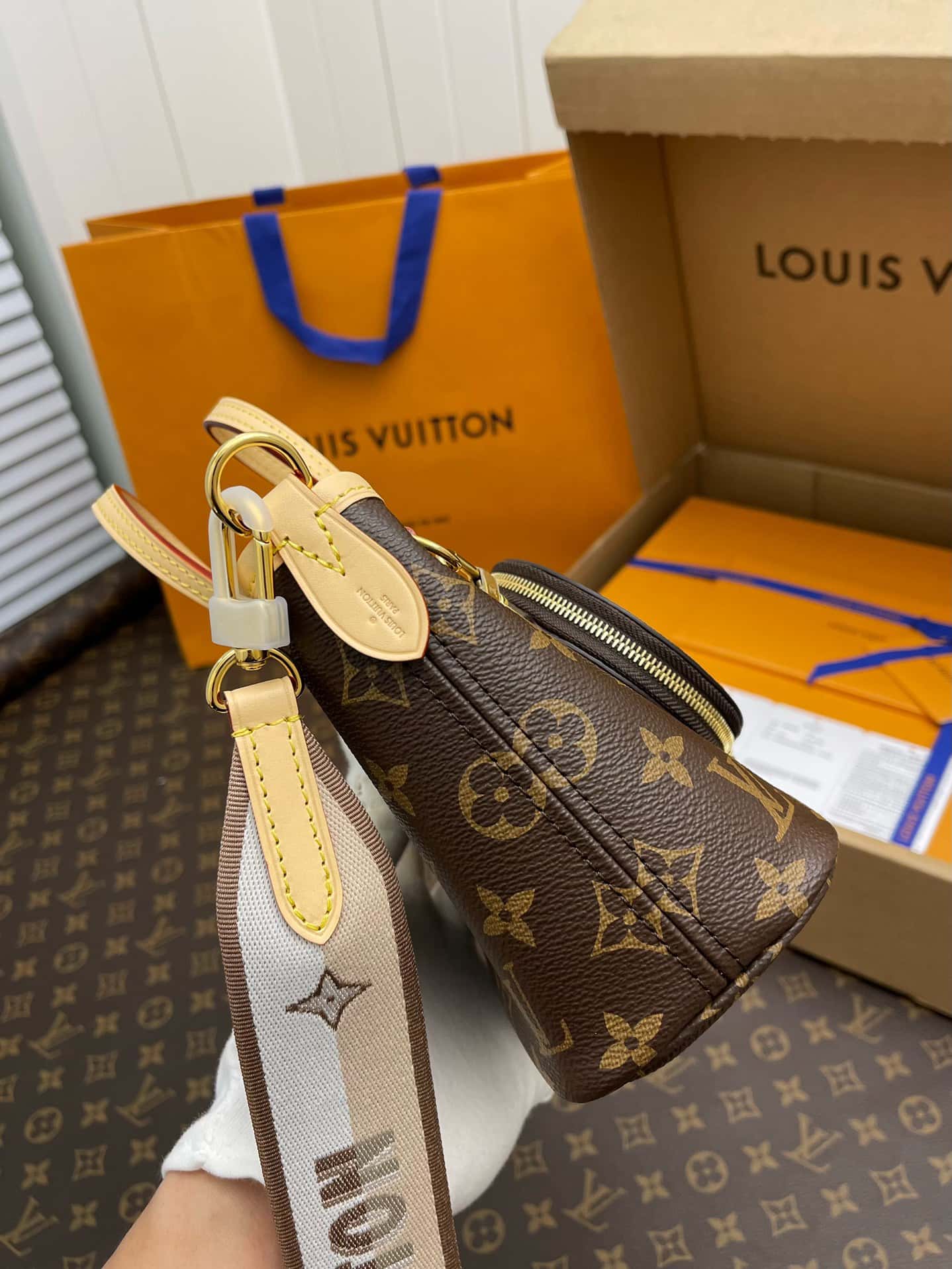 Louis Vuitton LV Neverfull Bag